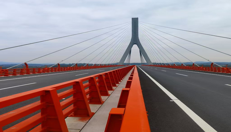 貴州鋼繩助力青洲柳江特大橋通車、東營黃河公鐵大橋合龍